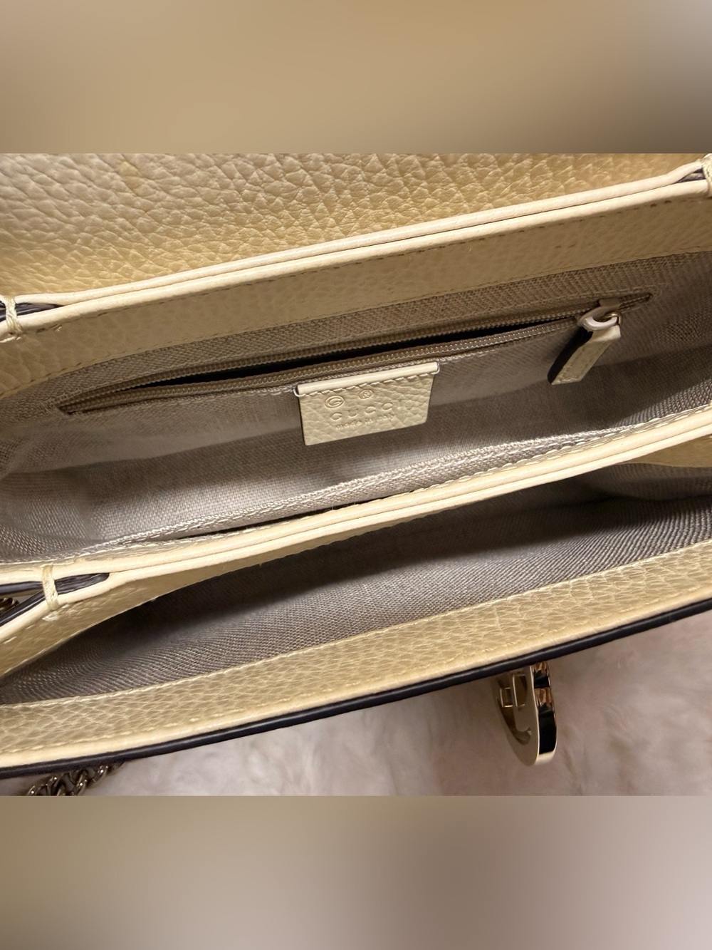 GUCCI-607720 493075 Interlocking G Beige Leather Crosbbody - Picture 2 of 15